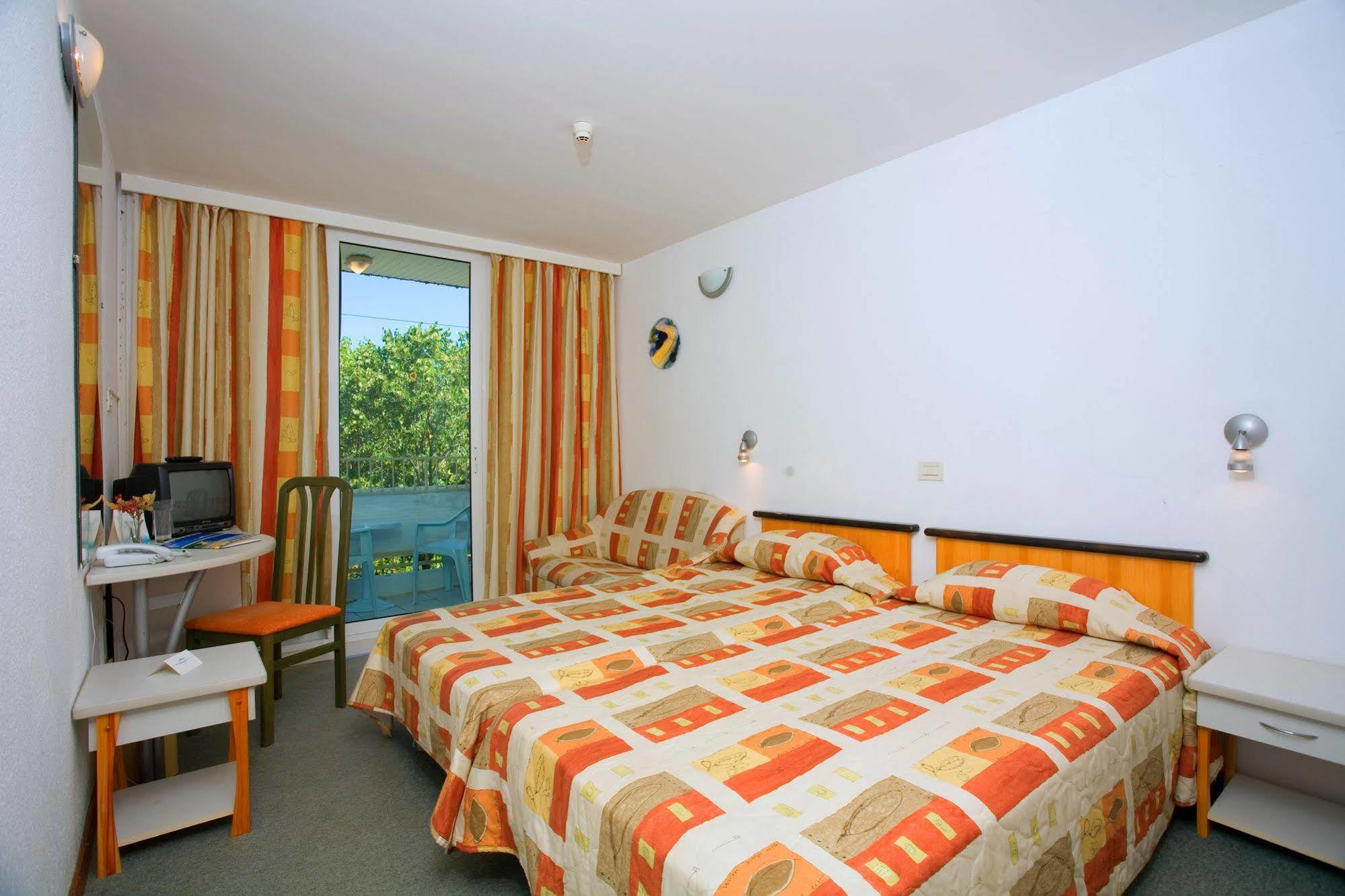 Althea Hotel Αλμπένα Εξωτερικό φωτογραφία