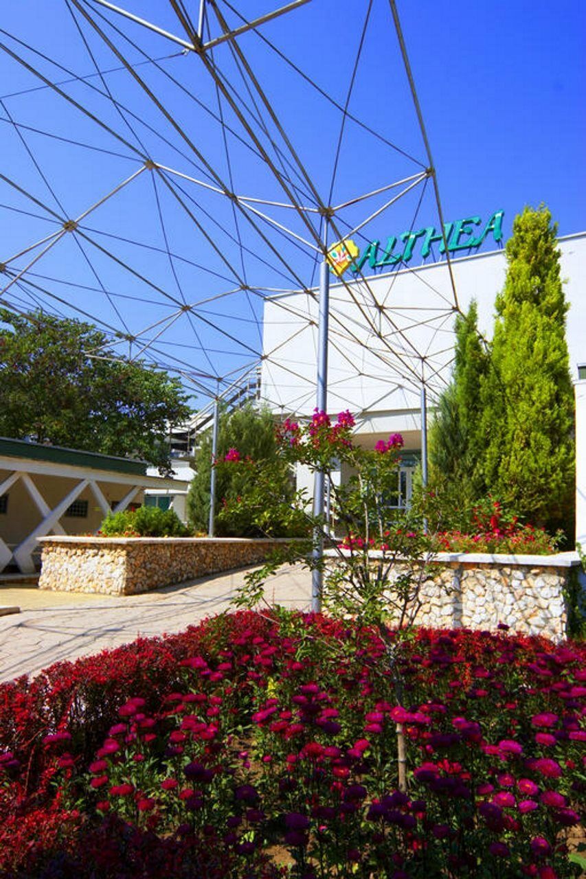 Althea Hotel Αλμπένα Εξωτερικό φωτογραφία