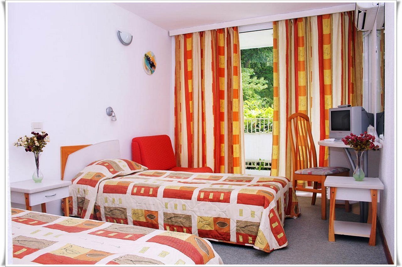 Althea Hotel Αλμπένα Εξωτερικό φωτογραφία